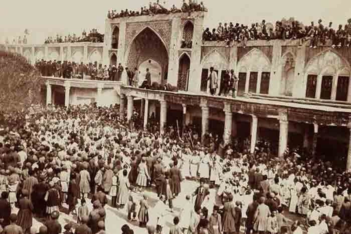 (ویدئو) فیلم رنگی از محرم ۱۰۰ سال پیش؛ صدای واقعی نوحه خواندن و سینه زدن مردم تهران را بشنوید!