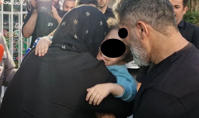 کودک گمشده در پارک شهر به جمع خانواده بازگردانده شد کودک گمشده در پارک شهر به جمع خانواده بازگردانده شد