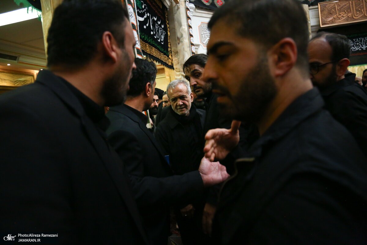 عکسی از مسعود پزشکیان در حلقه محافظانش عکسی از مسعود پزشکیان در حلقه محافظانش