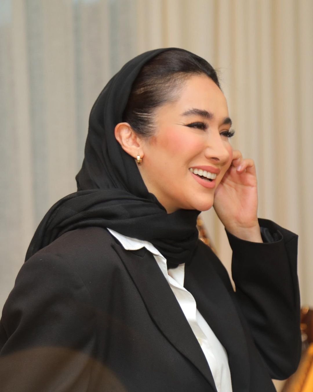 استایل جدید بهاره افشاری، گرد و خاک کرد استایل جدید بهاره افشاری، گرد و خاک کرد