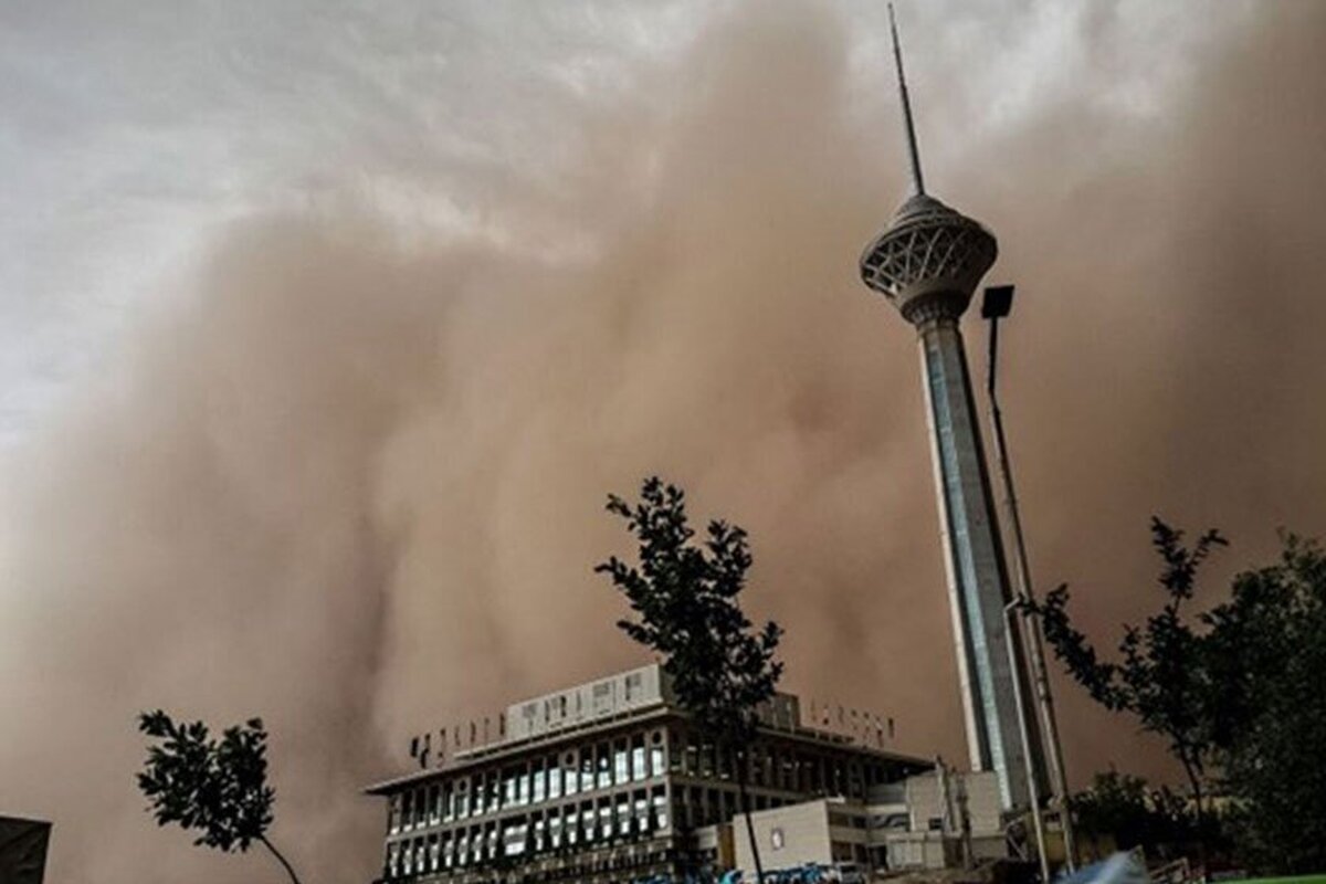 باد شدید و گرد و خاک در تهران و ۶ استان دیگر