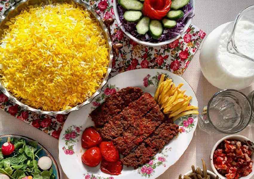 طرز تهیه کباب تابه‌ای گوشت به شیوه مامان‌هایی که دست‌پخت‌شان عالی است!