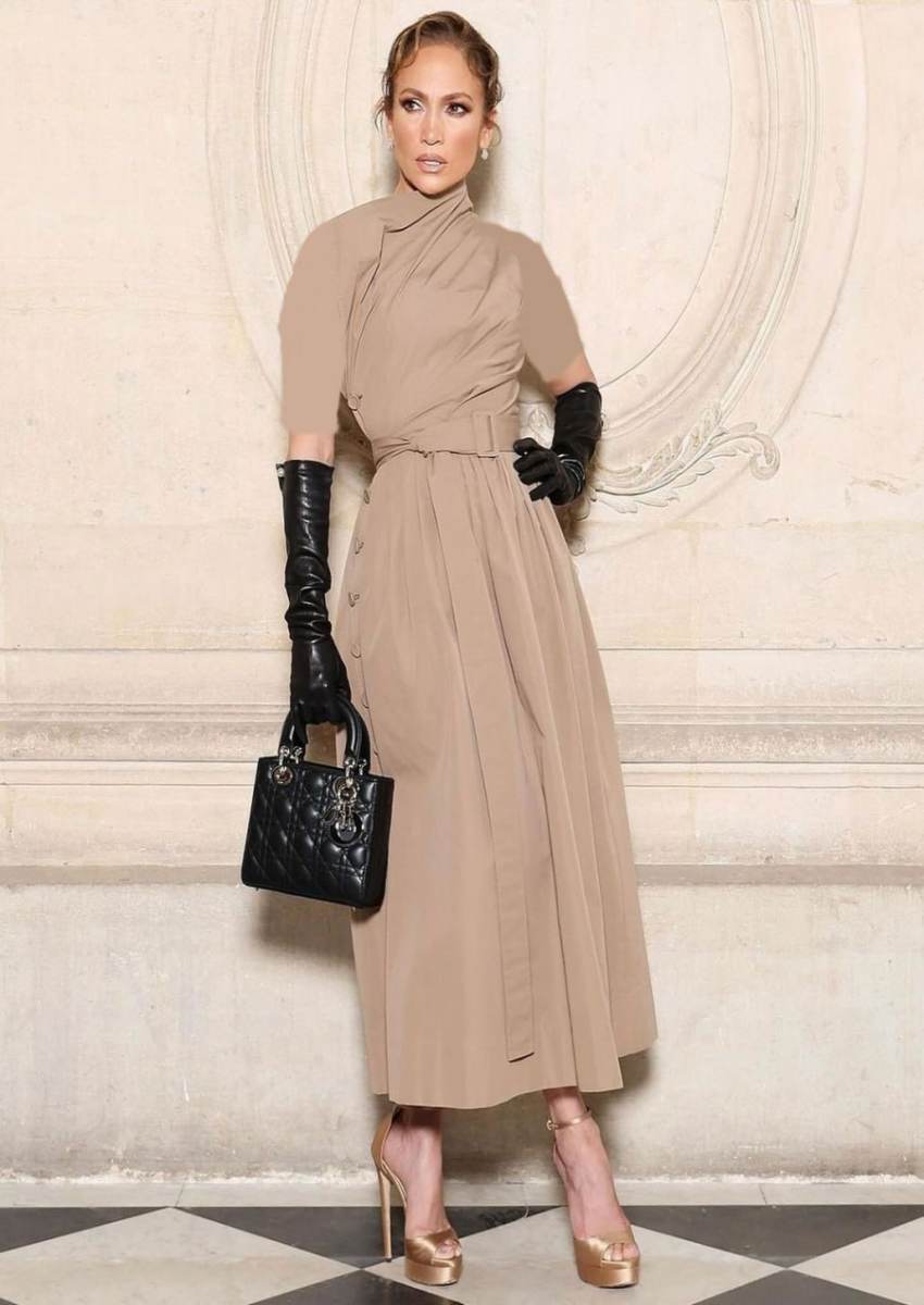 عکس| استایل جذاب جنیفر لوپز در فشن شوی لباس دستدوز عکس| استایل جذاب جنیفر لوپز در فشن شوی لباس دستدوز