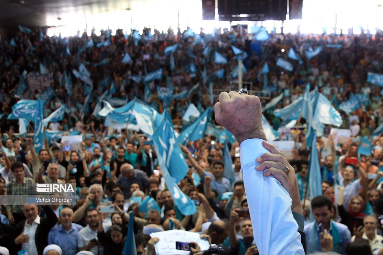 (تصاویر) ژستهای مسعود پزشکیان در مشهد (تصاویر) ژستهای مسعود پزشکیان در مشهد