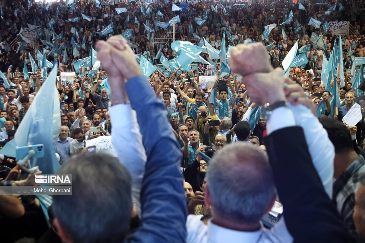 (تصاویر) ژستهای مسعود پزشکیان در مشهد (تصاویر) ژستهای مسعود پزشکیان در مشهد