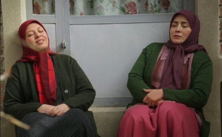 بیوگرافی گیتی قاسمی بازیگر سریال‌های «زیرخاکی» و «نیسان آبی»