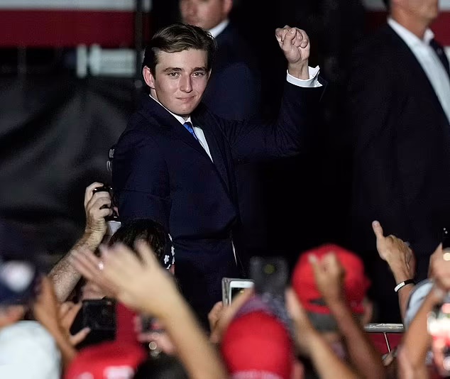 افشاگری همکلاسیهای بارون ترامپ از زندگی شخصی و درسی پسر رئیس جمهور سابق افشاگری همکلاسیهای بارون ترامپ از زندگی شخصی و درسی پسر رئیس جمهور سابق