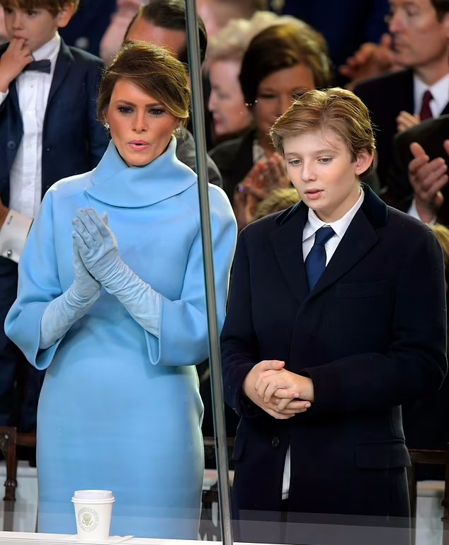 افشاگری همکلاسیهای بارون ترامپ از زندگی شخصی و درسی پسر رئیس جمهور سابق افشاگری همکلاسیهای بارون ترامپ از زندگی شخصی و درسی پسر رئیس جمهور سابق