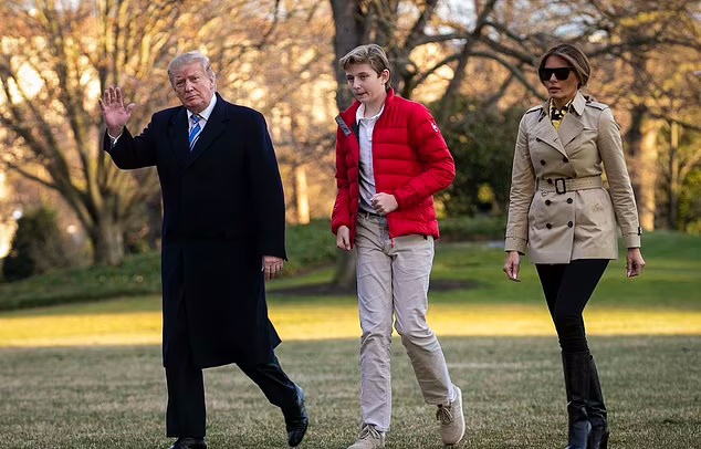 افشاگری همکلاسیهای بارون ترامپ از زندگی شخصی و درسی پسر رئیس جمهور سابق افشاگری همکلاسیهای بارون ترامپ از زندگی شخصی و درسی پسر رئیس جمهور سابق