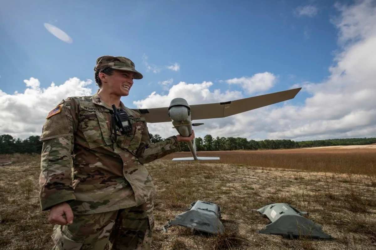 تصاویر| RQ-۱۱ B Raven؛ پهپاد کوچک ارتش آمریکا برای سرک کشیدن