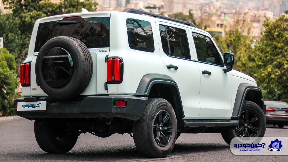 تانک ۳۰۰؛ مشخصات فنی