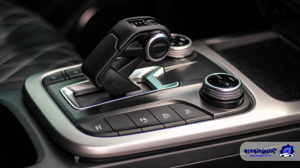 تانک ۳۰۰؛ مشخصات فنی