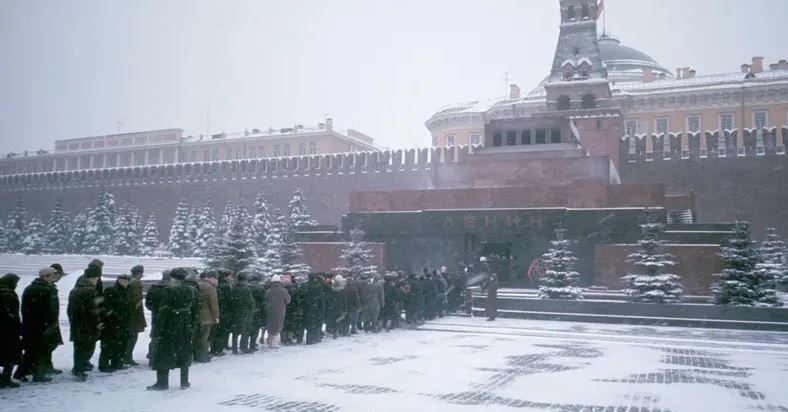 ۵ نکته درباره مقبره لنین در صدمین سال ساخت آن؛ لنین و استالین برای مدتی در یک مقبره بودند