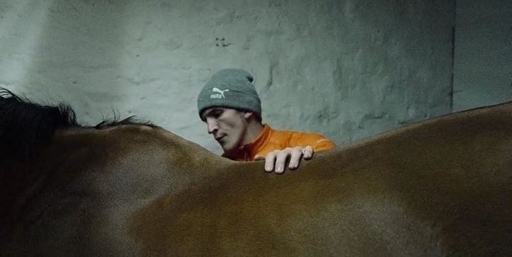 شش نکته جالب درباره ستاره خاندان اژدها، ایوان میچل