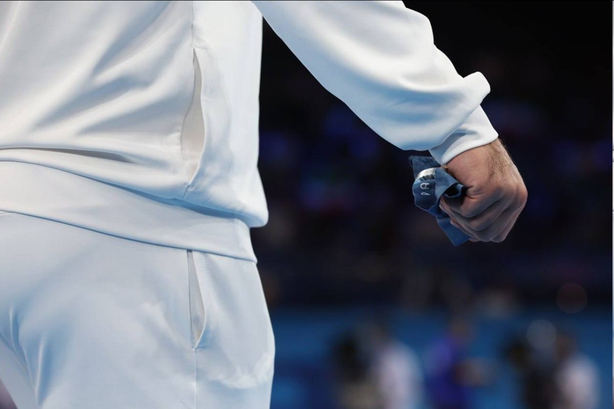 عکس| امیرحسین زارع، به این شکل مدال نقره را پس زد!