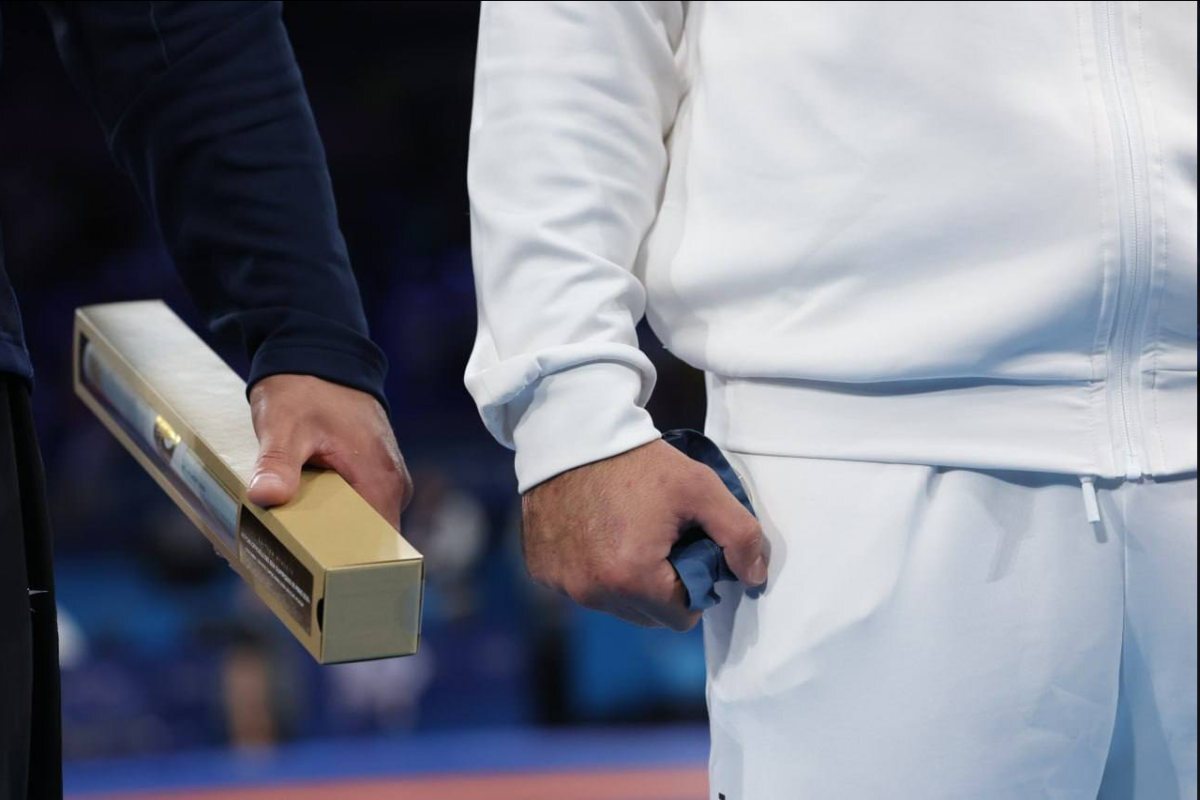 عکس| امیرحسین زارع، به این شکل مدال نقره را پس زد!