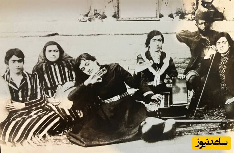 عکس | تصویری پربازدید از نوازندگی زنان در دوره قاجار