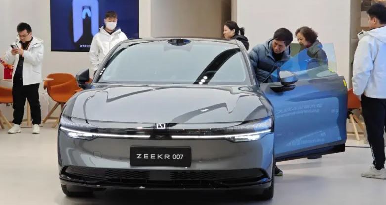 جهان خودرو؛ رنگ جدیدی که ماشین را خنک نگه می‌دارد