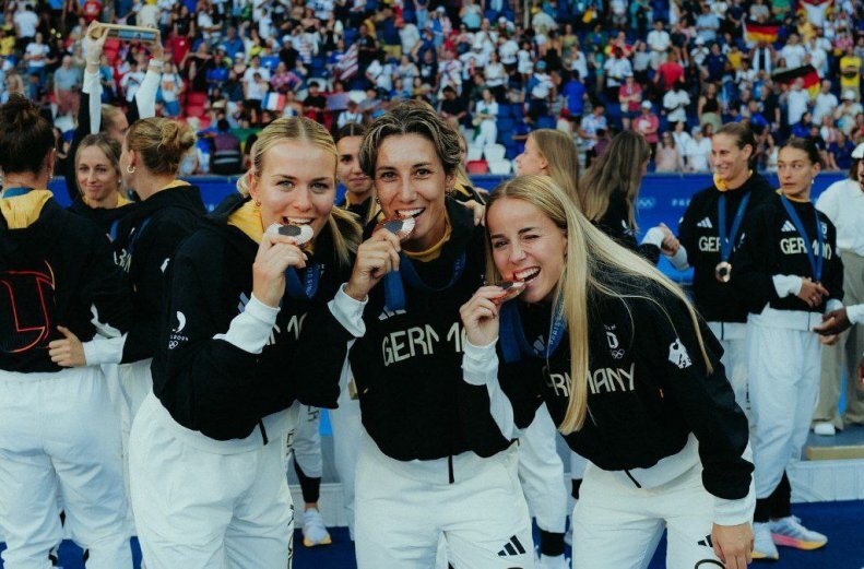 یک ایرانی به مدال فوتبال المپیک ۲۰۲۴ رسید؛ سارا دوروسان کیست؟