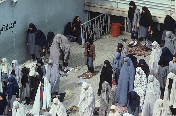 عکسی متفاوت از یک مدرسه دخترانه در دهه ۶۰ عکسی متفاوت از یک مدرسه دخترانه در دهه ۶۰