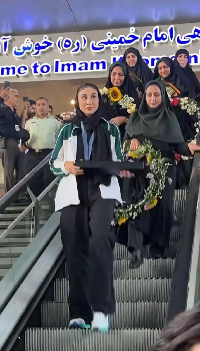 چرا این عکس از ناهید کیانی وایرال شده است؟