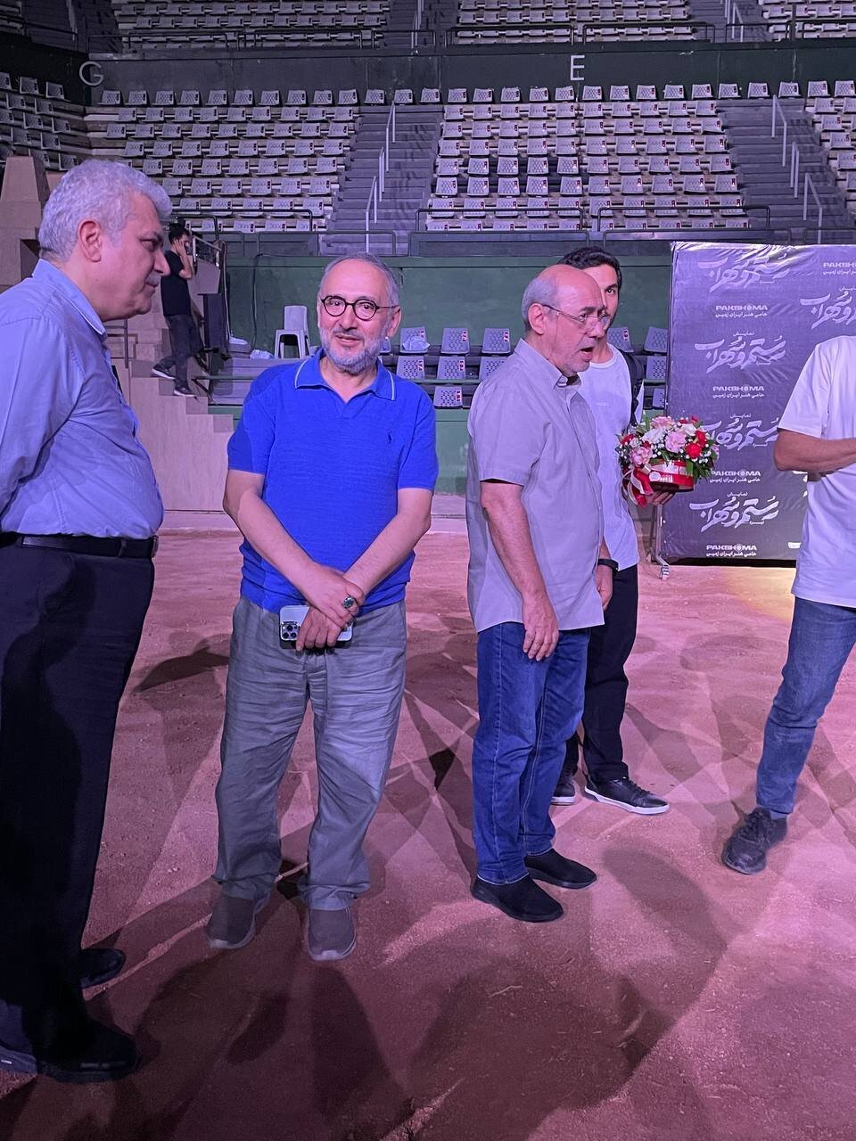 عکس | تصاویری جذاب از روحانیِ اصلاح طلب با تیشرت آبی و بدون عبا و عمامه