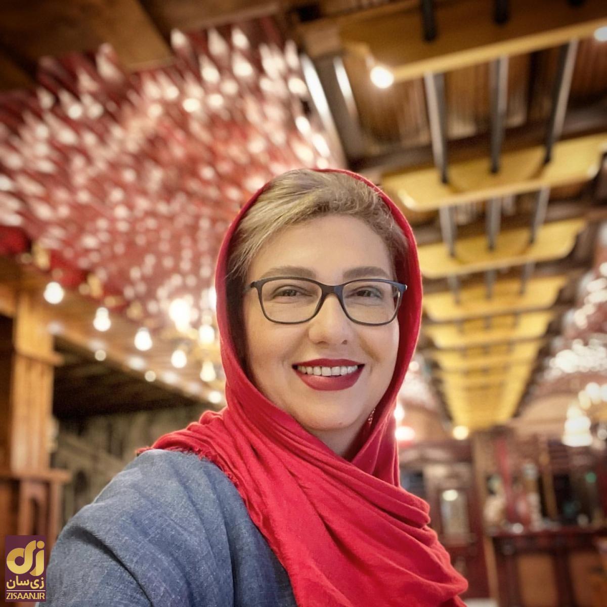 تغییر چهره جذاب سارا، همسر بهروز خالی‌بند سریال زیر آسمان شهر بعد از ۲۳ سال در ۵۰ سالگی