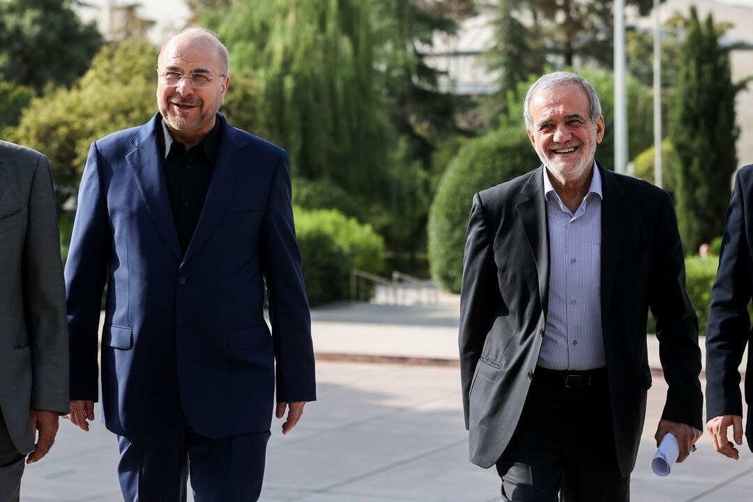 عکس| قالیباف، پزشکیان را بدرقه کرد عکس| قالیباف، پزشکیان را بدرقه کرد