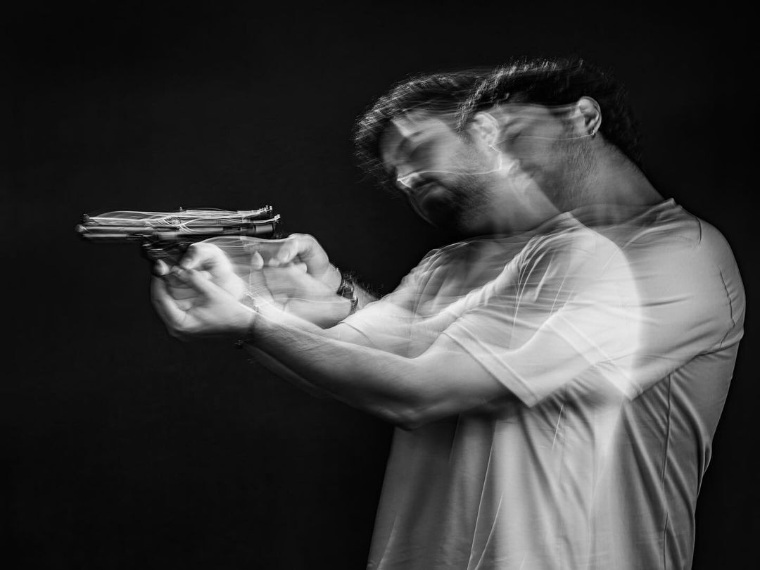 (عکس) ژستهای هنری بازیگر سریال «داریوش» را ببینید (عکس) ژستهای هنری بازیگر سریال «داریوش» را ببینید