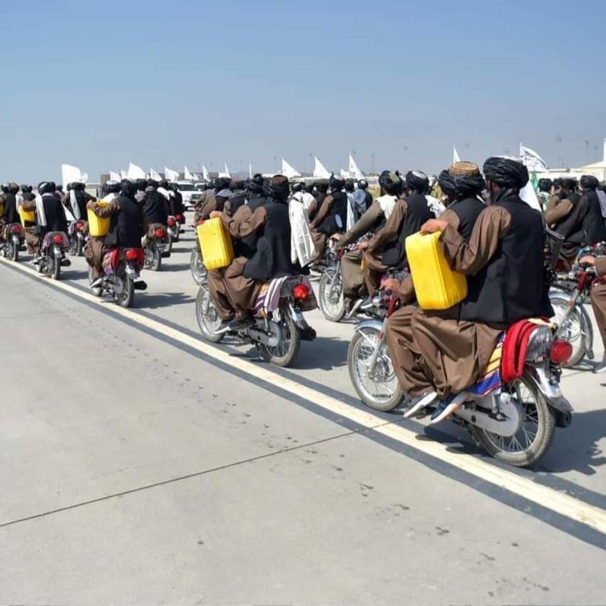 بشکه زرد چیست و چرا طالبان از آن به‌منزله نماد پیروزی استفاده می‌کنند؟