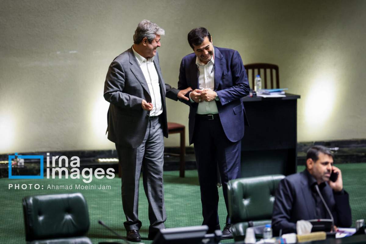 ۲ عکس جالب از شوخی‌های آقای نماینده با وزیر پیشنهادی ورزش