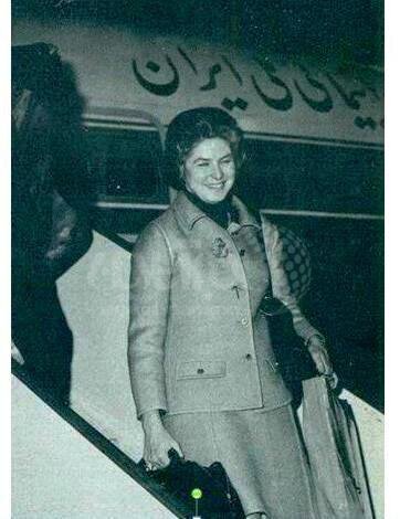 عکس | لحظه ورود هنرپیشه زن سرشناس هالیوود به تهران؛ برنده ۳ جایزه اسکار در ایران