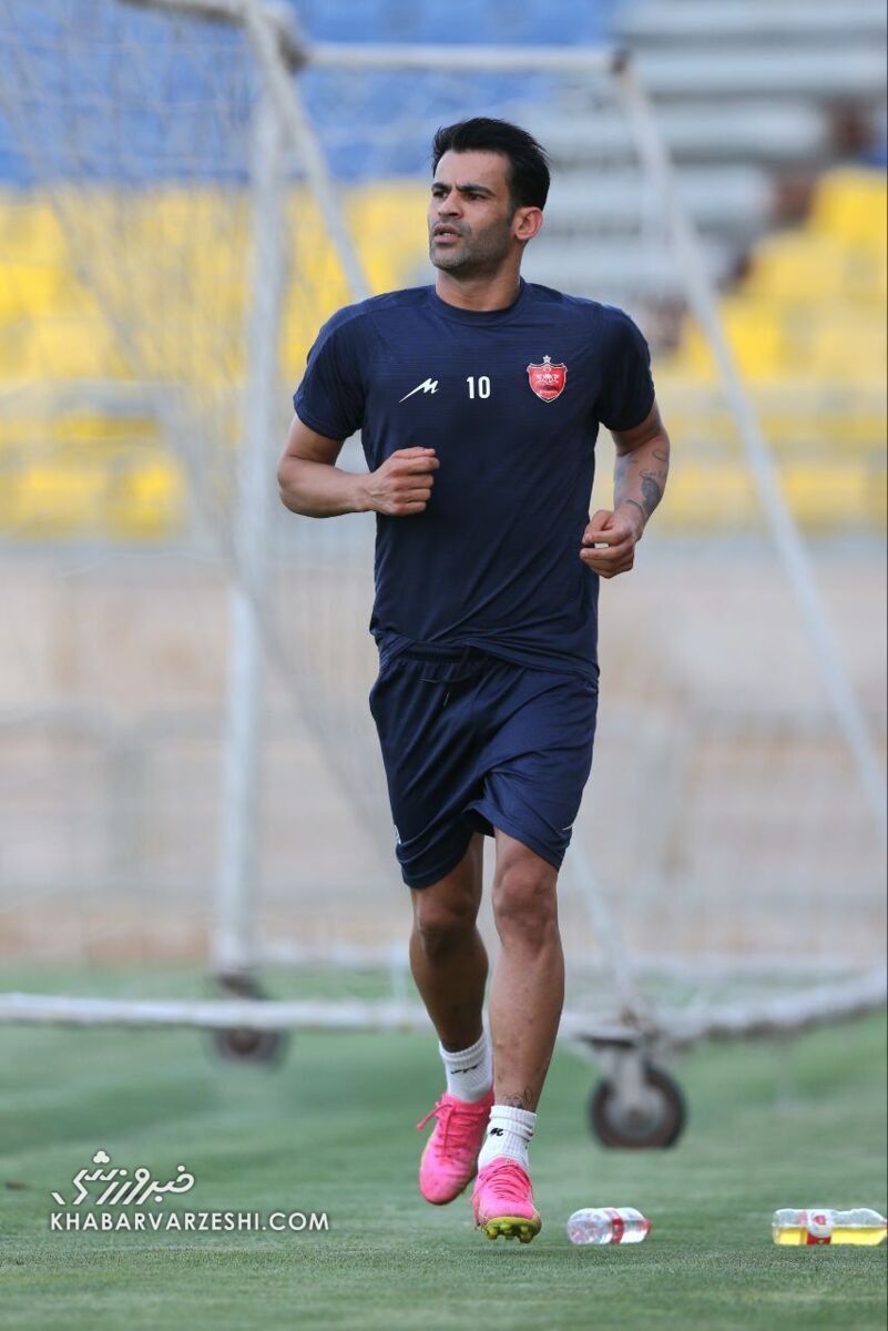 عکس | تغییر بزرگ عیسی آل‌کثیر در تمرین پرسپولیس