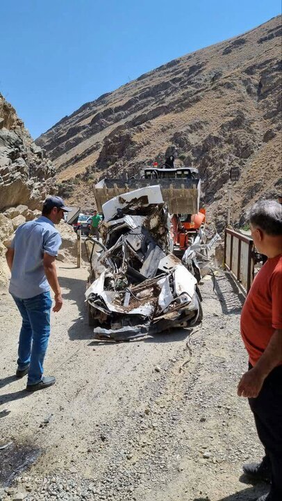 (عکس) مچاله شدن هولناک پراید در جاده امامزاده داوود