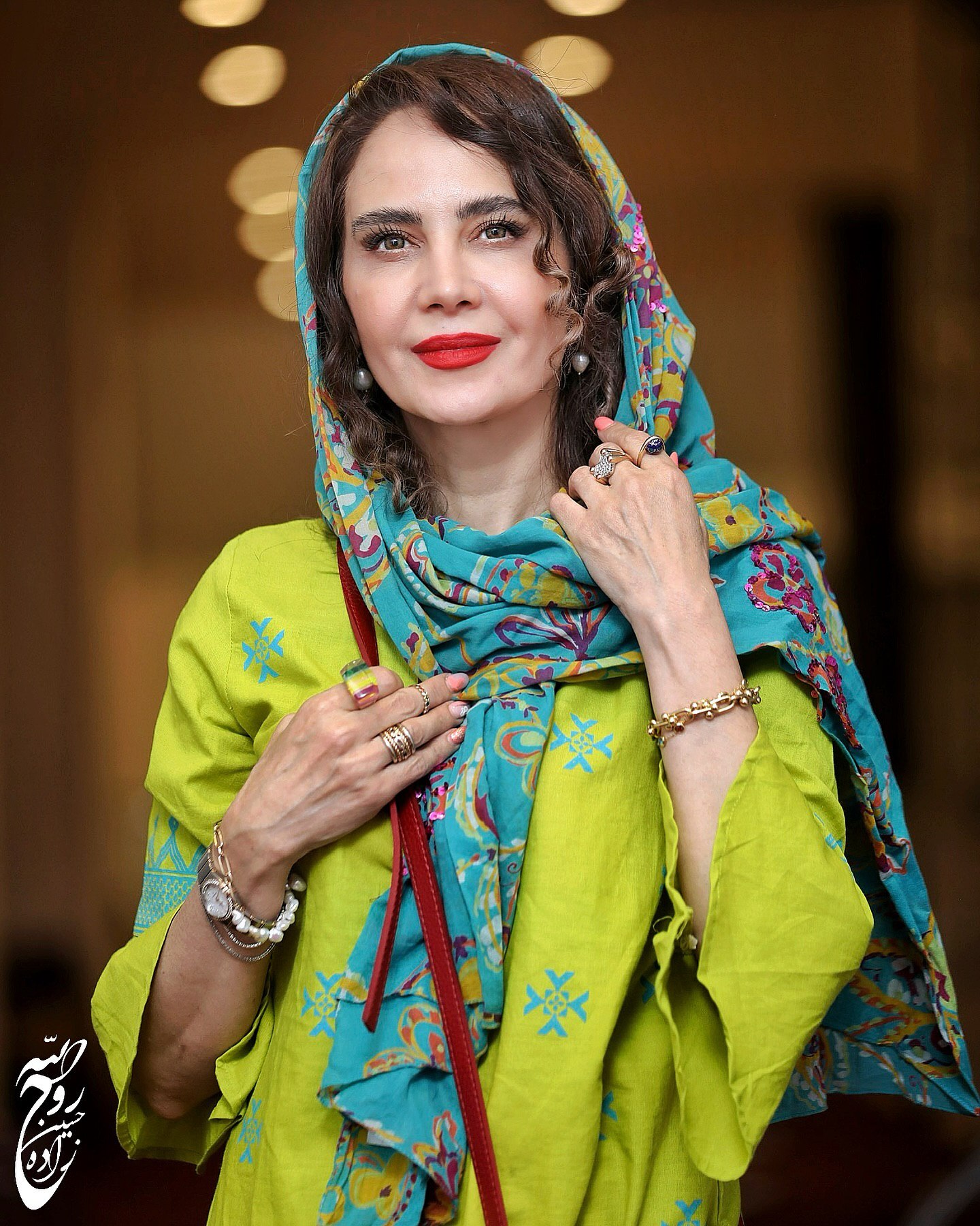 (عکس) تیپ سنتی و رنگارنگ بازیگر «به کجا چنین شتابان» (عکس) تیپ سنتی و رنگارنگ بازیگر «به کجا چنین شتابان»