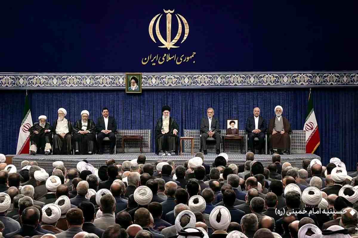 هم‌نشینی جالب سید حسن خمینی، علی لاریجانی، ناطق نوری و زاکانی در بیت رهبری