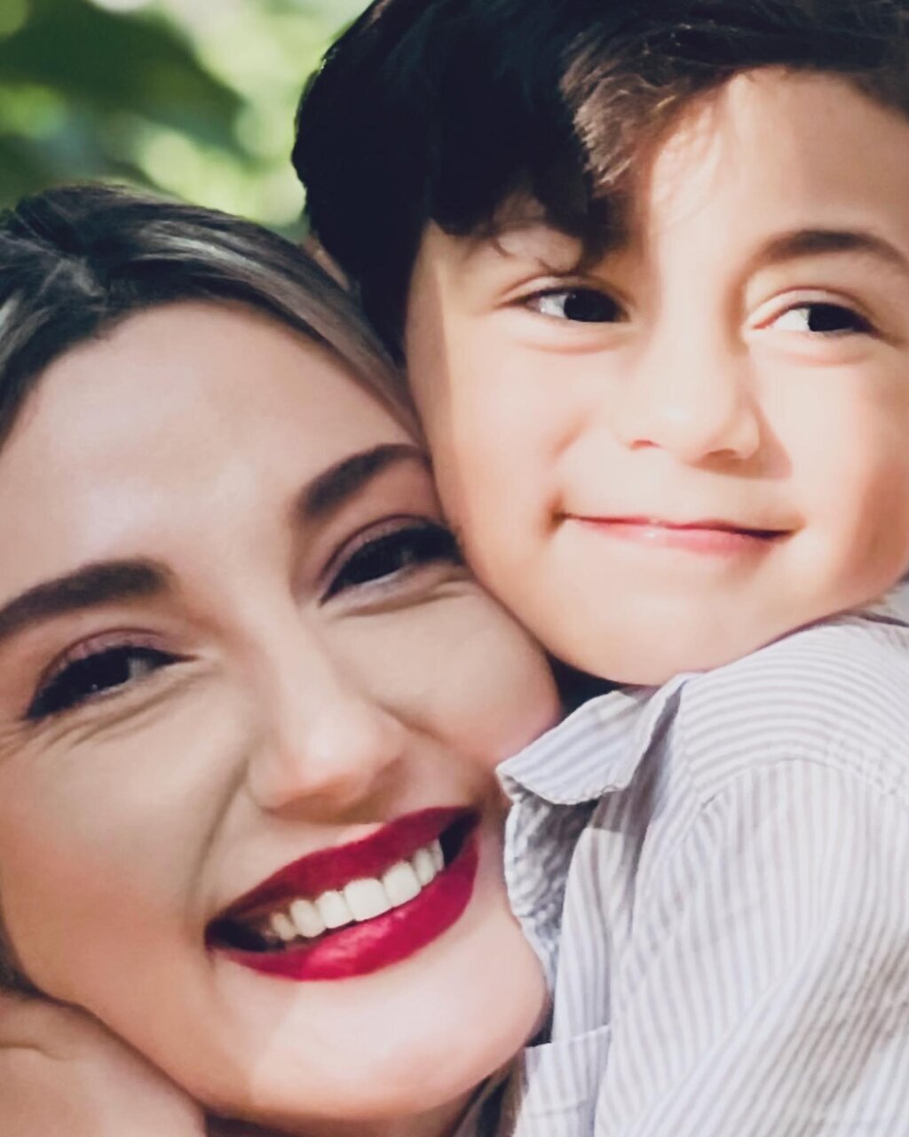 عکس| روشنکِ سریال دلنوازان در یک قاب خانوادگی