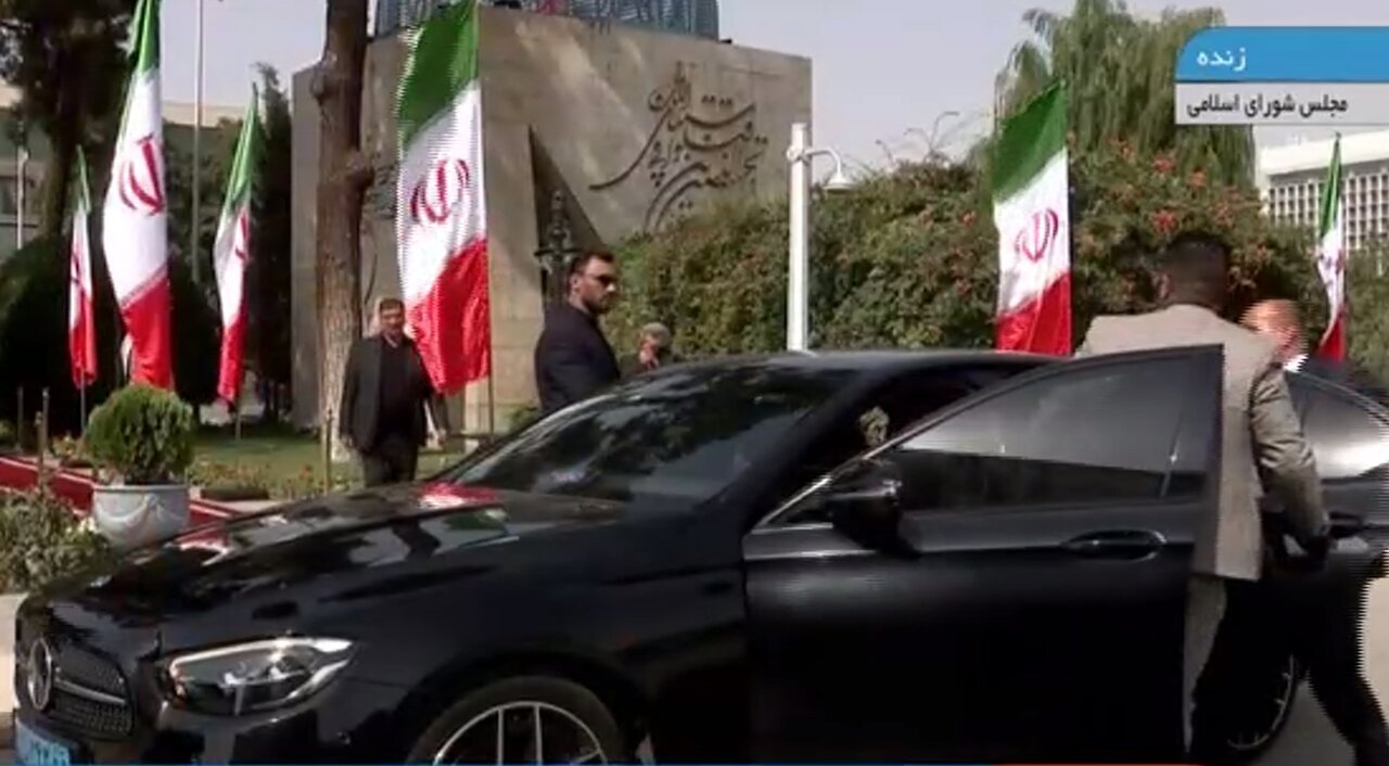 مهمانان خارجی با این خودرو‌های لوکس وارد مجلس شدند+ تصاویر