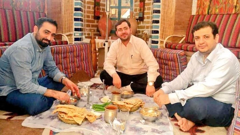 عکس سه نفره‌ای که رائفی‌پور با دوستانش منتشر کرد