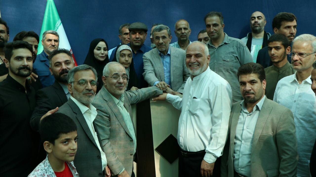 عکس | تصویری جدید از احمدی نژاد در یک گردهمایی