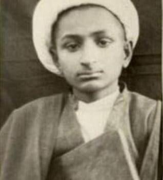 عکس | تصویری تاریخی از دوران کودکی آیت الله جنتی با عمامه