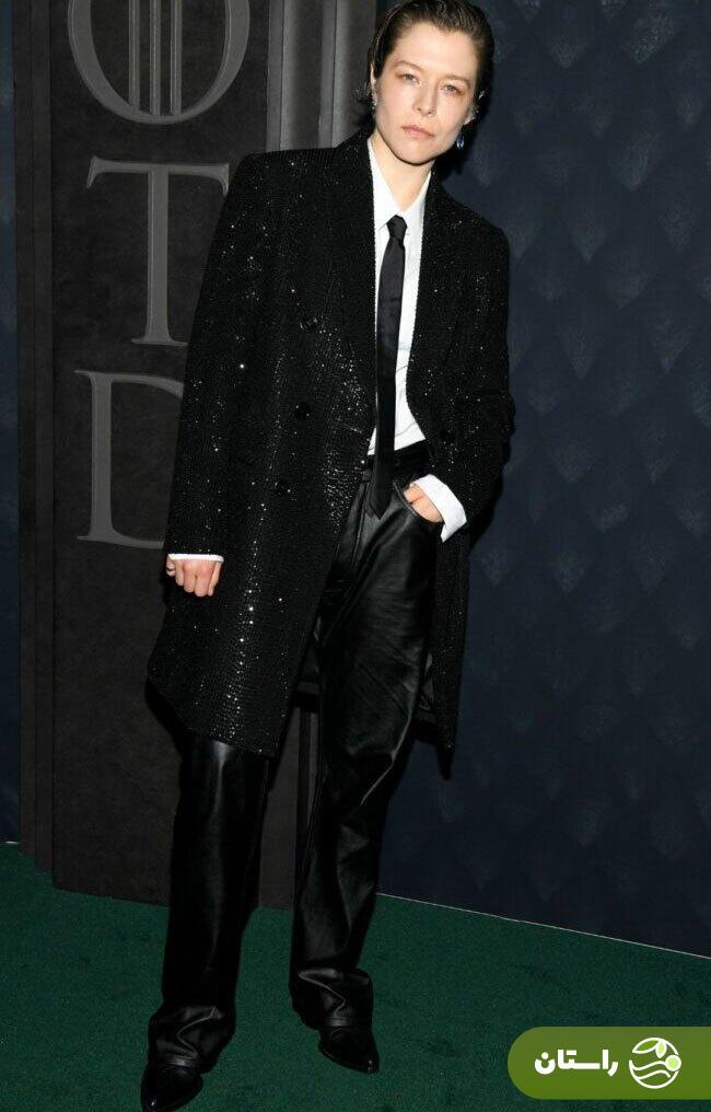 (تصاویر) لباس‌های عجیب، اما دارسی (Emma D'Arcy) بازیگر نقش رینیرا خاندان اژدها؛ از دندان طلا تا شکستن مرز‌ها