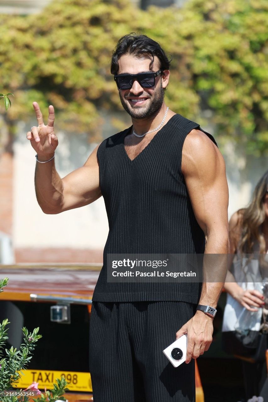 تصاویری از سام اصغری پسر پرحاشیه ایرانی در جشنواره ونیز