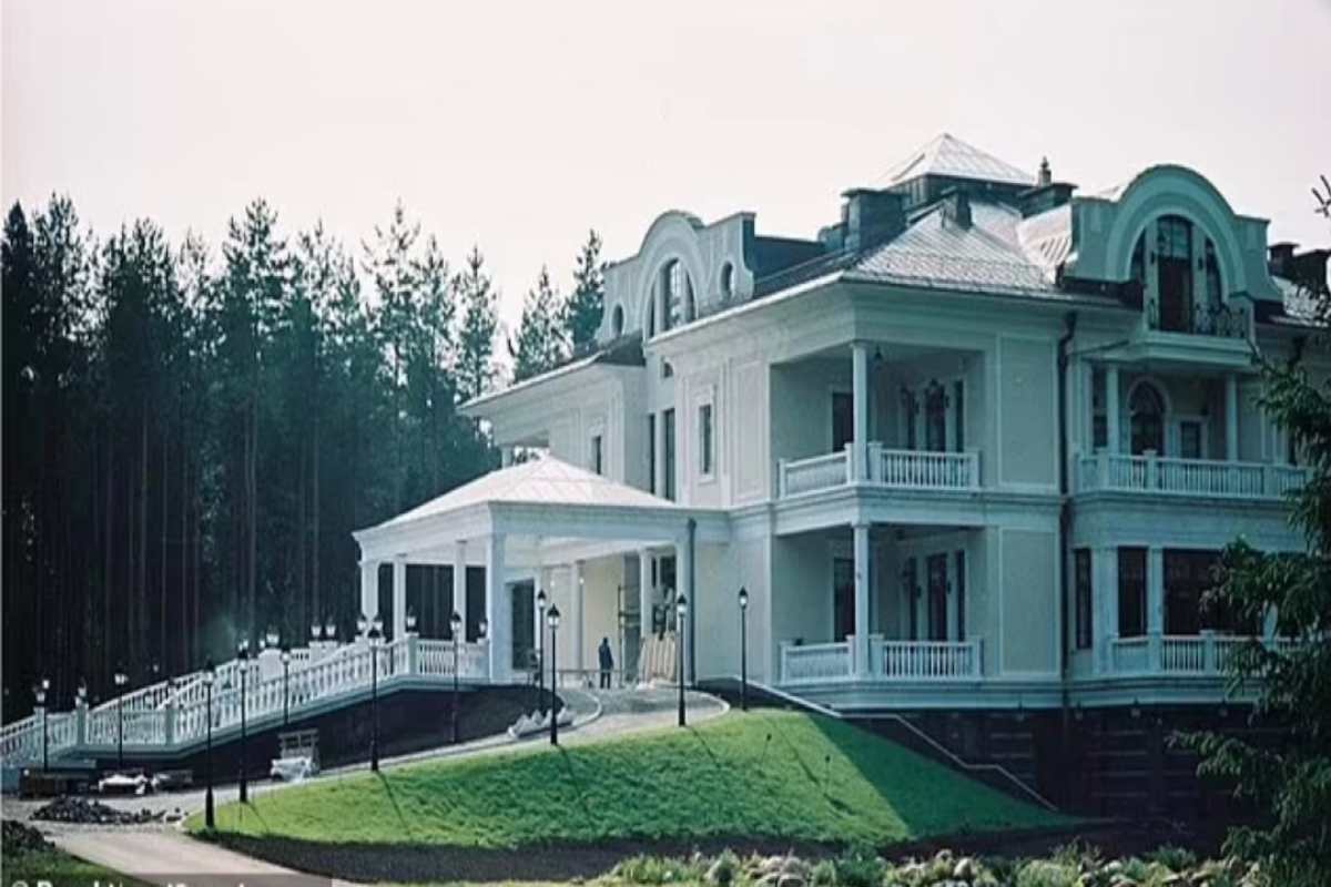 چرا پسران مخفی پوتین تنهاترین و لوس‌ترین پسران کوچک جهان هستند؟