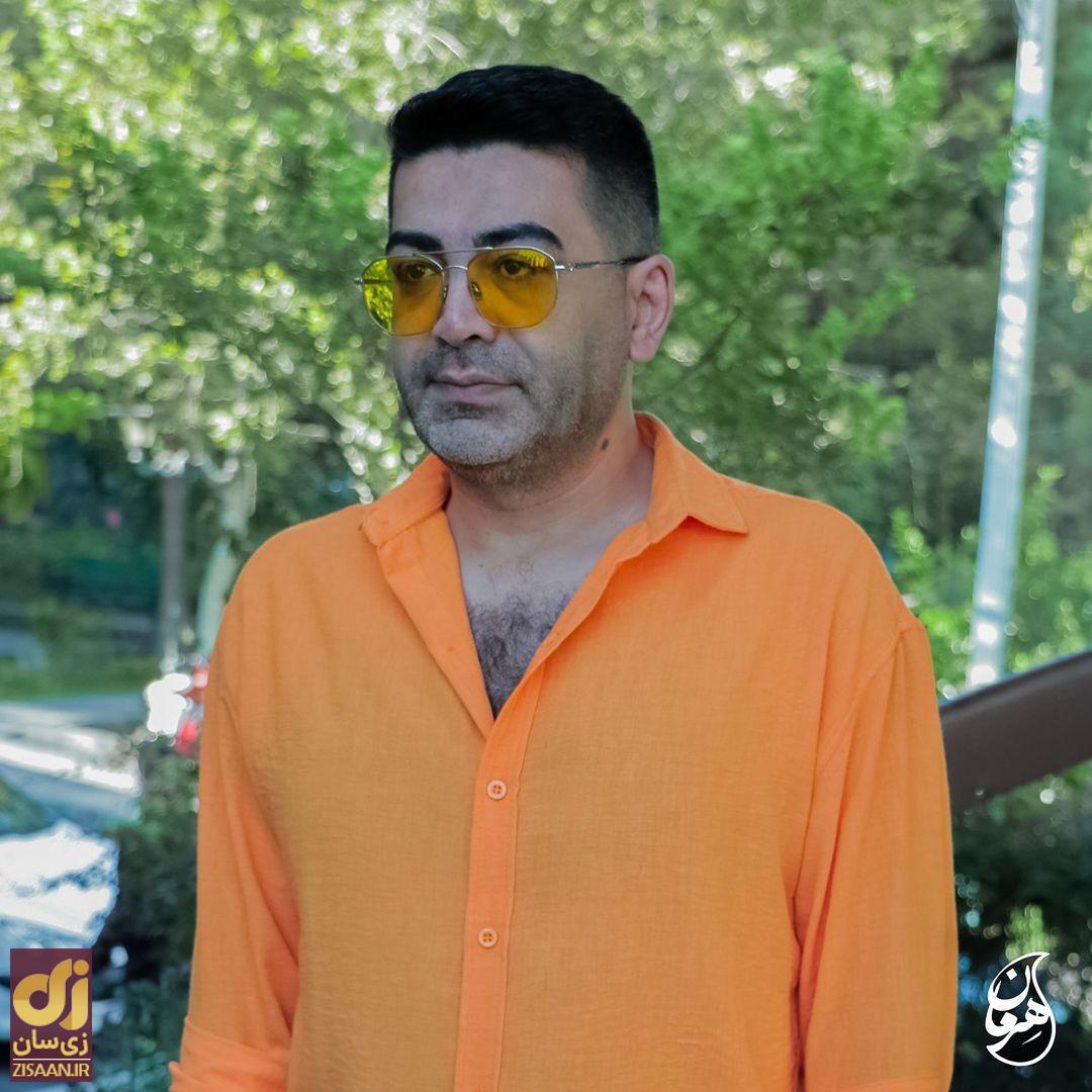 تیپ شاد فرزاد حسنی در یک مراسم جلبتوجه کرد تیپ شاد فرزاد حسنی در یک مراسم جلبتوجه کرد