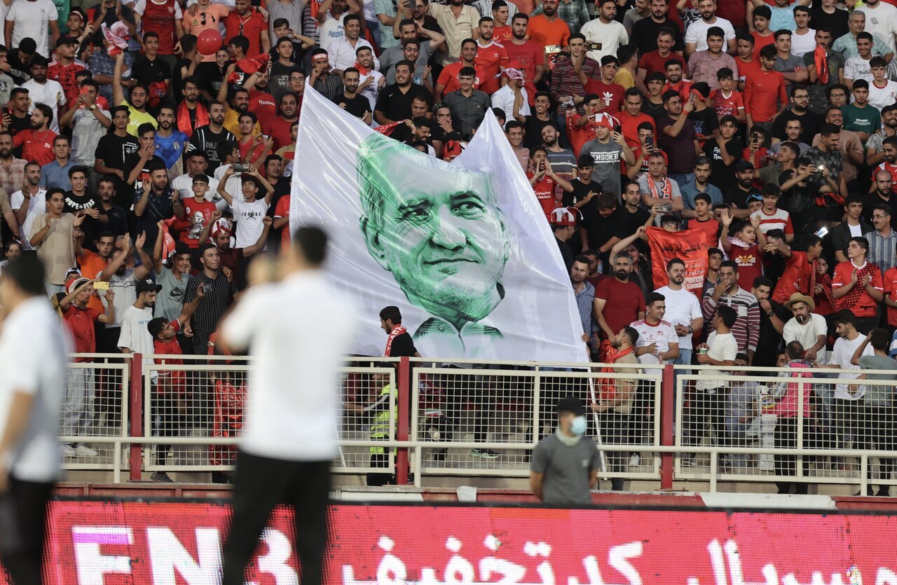 عکس | بنر ویژه تراکتوریها برای رئیس جمهور عکس | بنر ویژه تراکتوریها برای رئیس جمهور