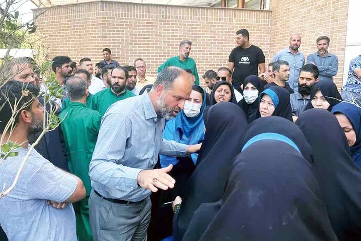 آشوب در شهر مردگان؛ اعتراض کارکنان بخش غسالخانه بهشت زهرا آشوب در شهر مردگان؛ اعتراض کارکنان بخش غسالخانه بهشت زهرا