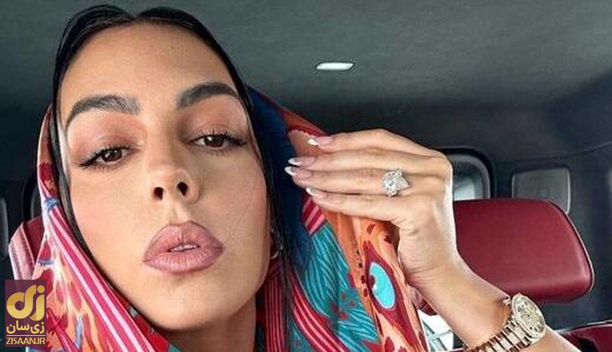 جورجینا رودریگز با روسری