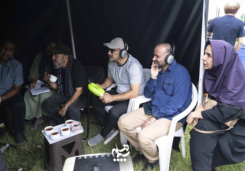 سلفی بازیگران پایتخت ۷ و جزئیات درباره زمان پخش و اسامی بازیگران کارگردان و محسن تنابنده در سریال پایتخت ۷