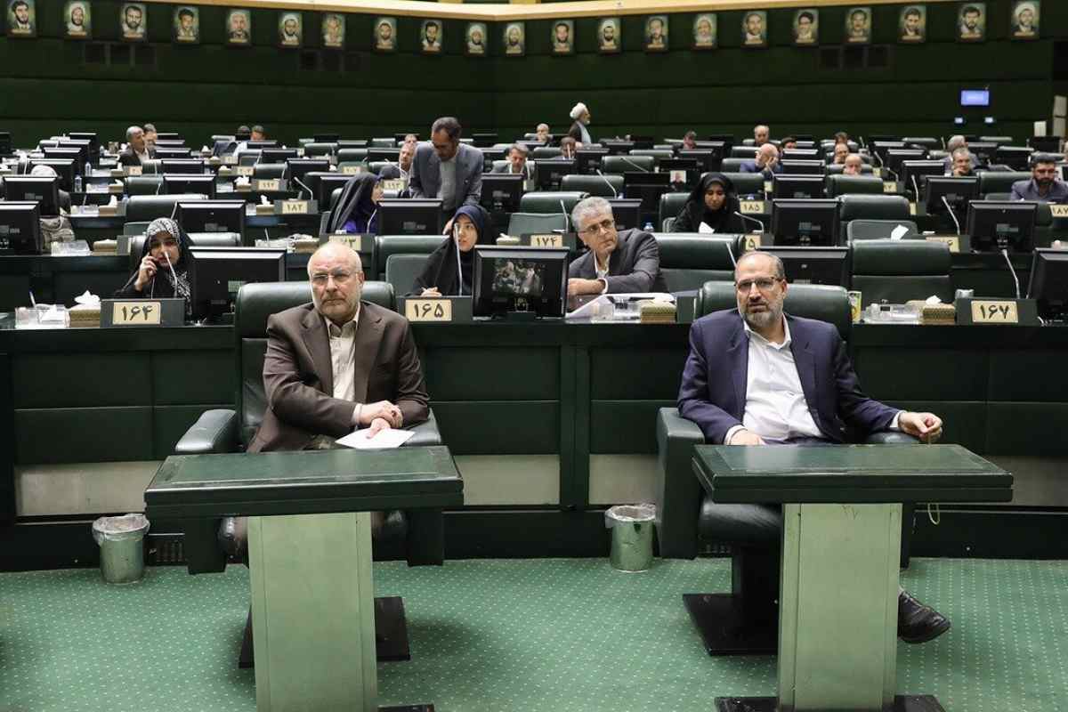 تصاویری از صندلی‌های خالی مجلس هنگام حضور پزشکیان در صحن